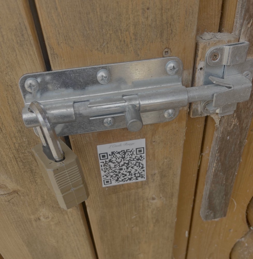 Serrure connectée avec code QR, utilisée pour l'accès des invités